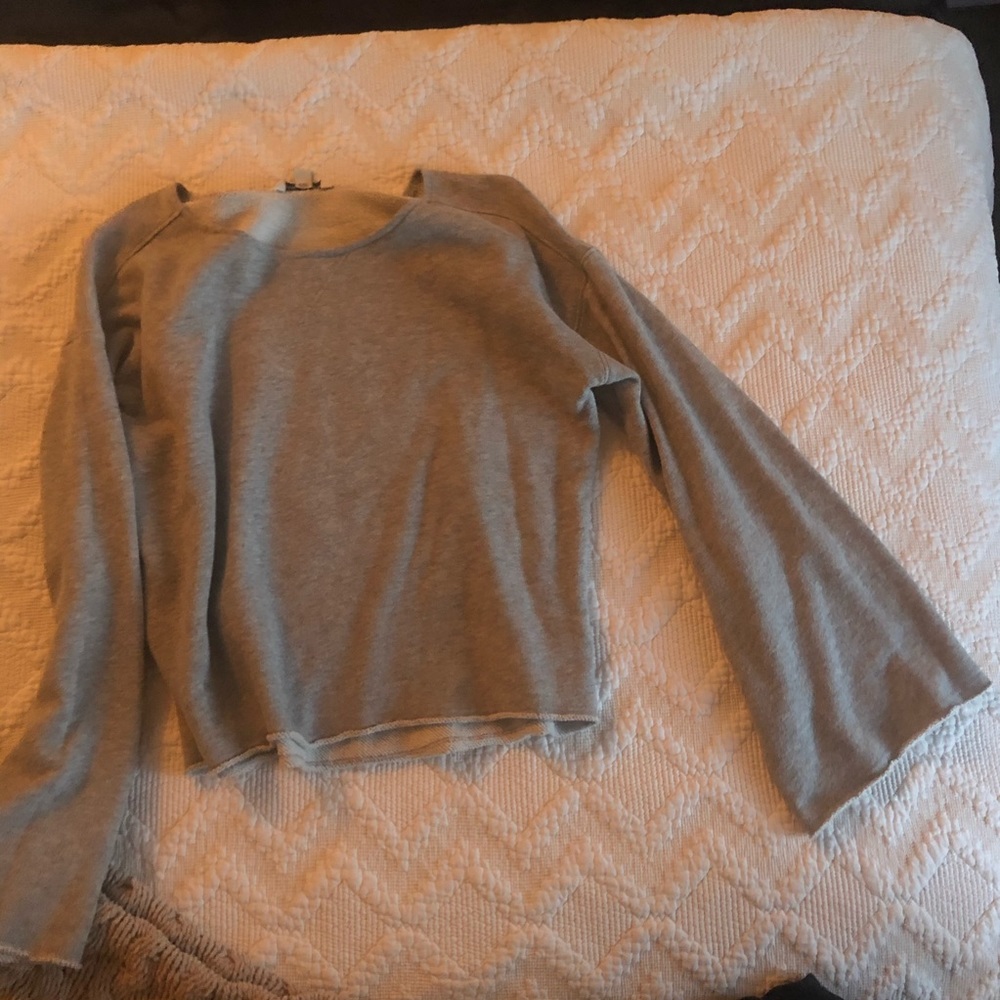 American eagle flowy sweater
